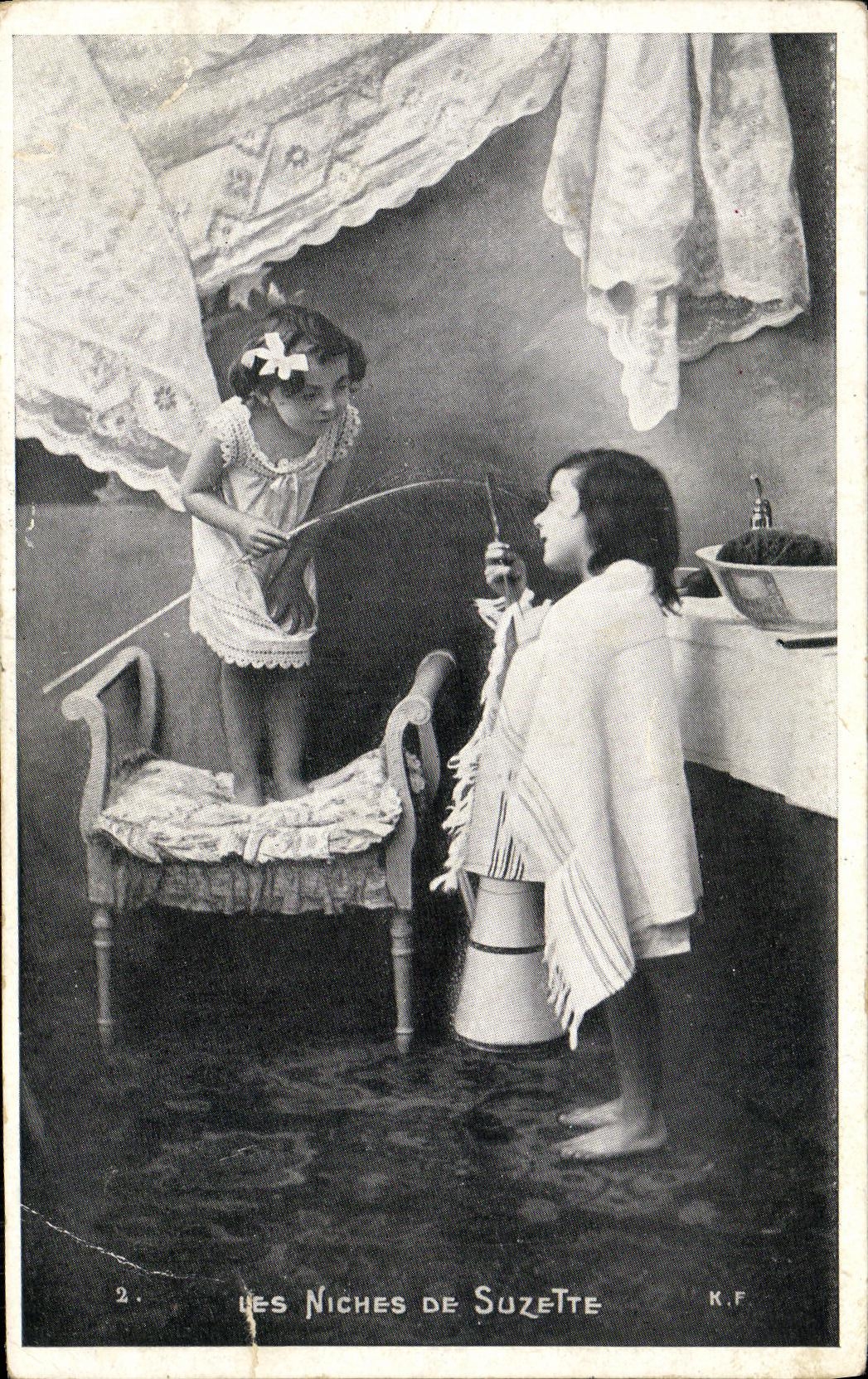 CPA Fantaisie Enfants Les niches de Suzette 
