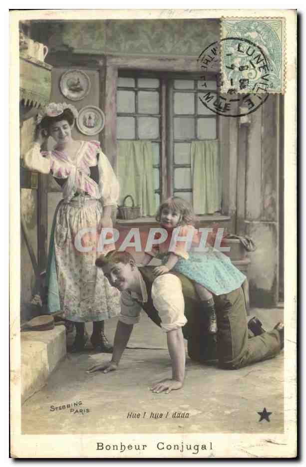 CPA Fantaisie Enfant Bonheur conjugal Femme