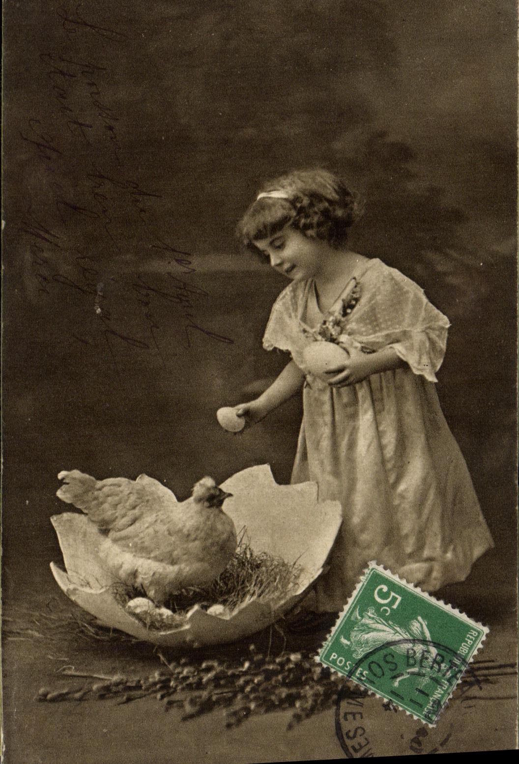 CPA Fantaisie Enfant Poule Oeuf