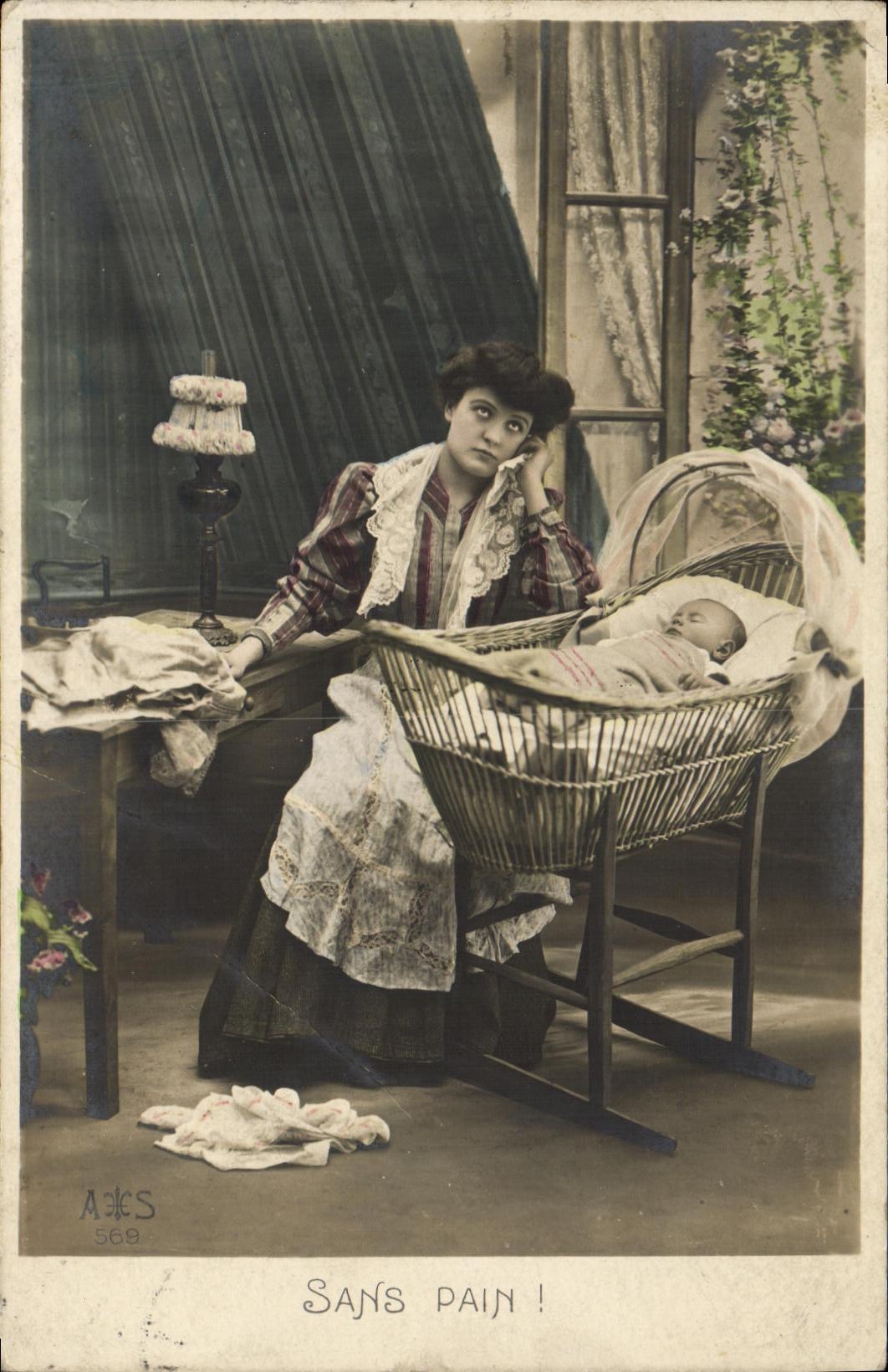 CPA Fantaisie Femme et bebe Landau Sans pain 