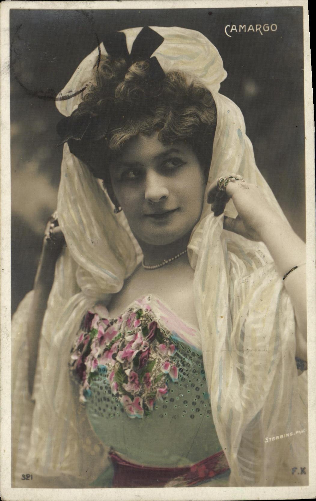 Mujer en traje oriental — Camargo — Sterbing.Ph. F.K. n°321