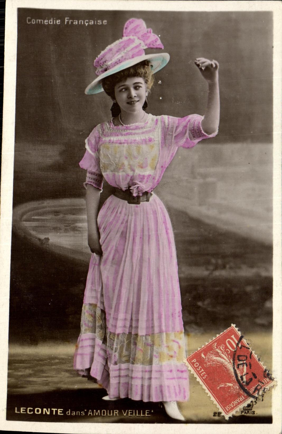 CPA Fantaisie Femme Comedie Francaise Leconte dans Amour Veille