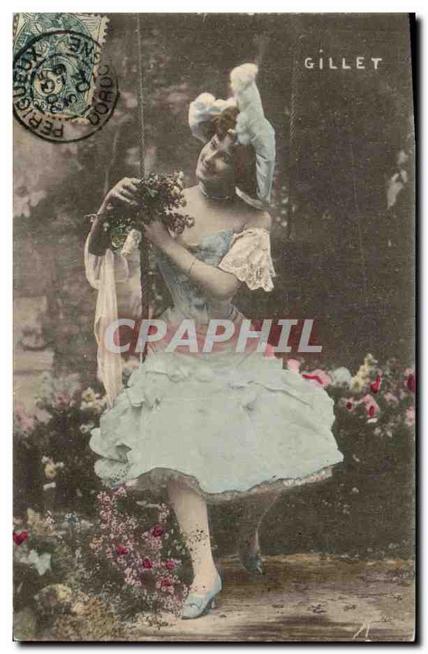 Femme en robe de bal — jardin fleuri — Gillet, Périgueux
