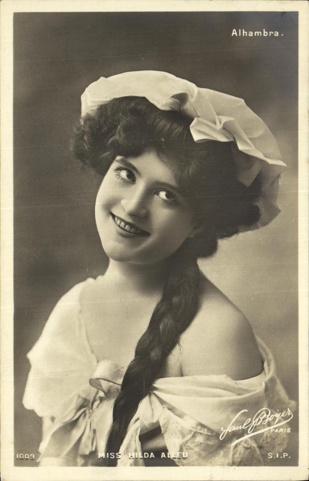Miss Hilda Alleu — portrait — Paul Broyer, Paris, n°1009
