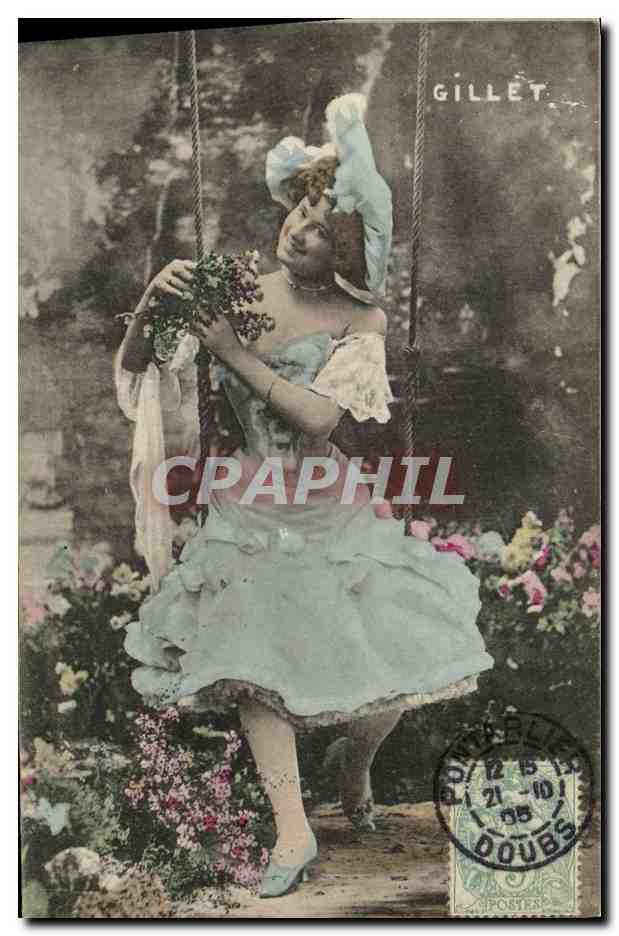 Femme en robe bleue sur balançoire — scène de jardin — éditée par GILLET