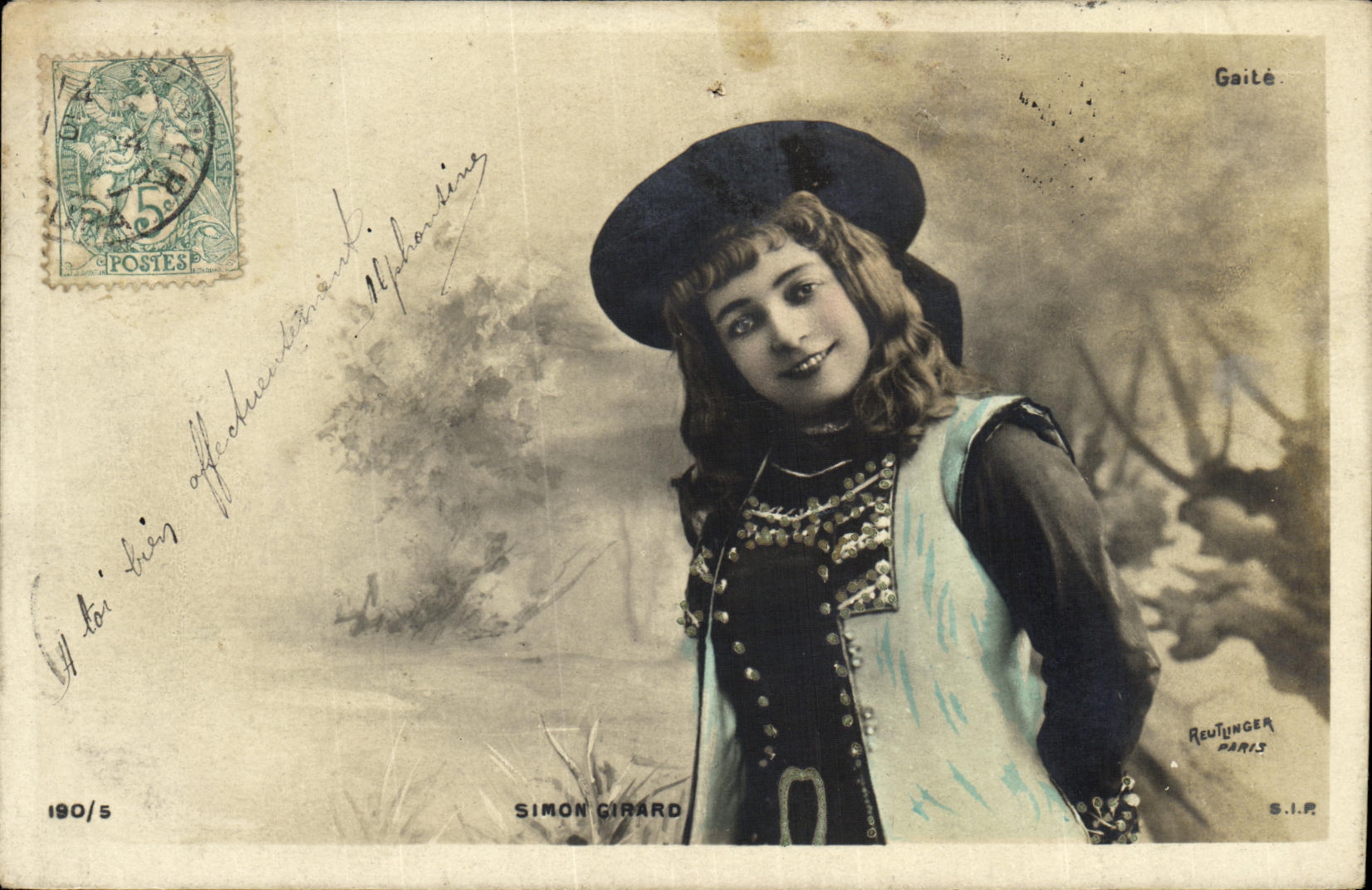 Jeune femme en costume de paysanne — Simon Girard — Reutinger Paris S.I.P.