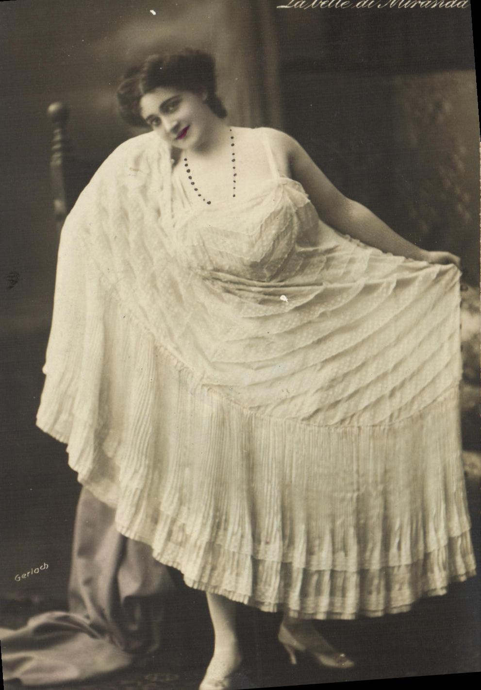 CPA Fantaisie Femme La belle de Miranda