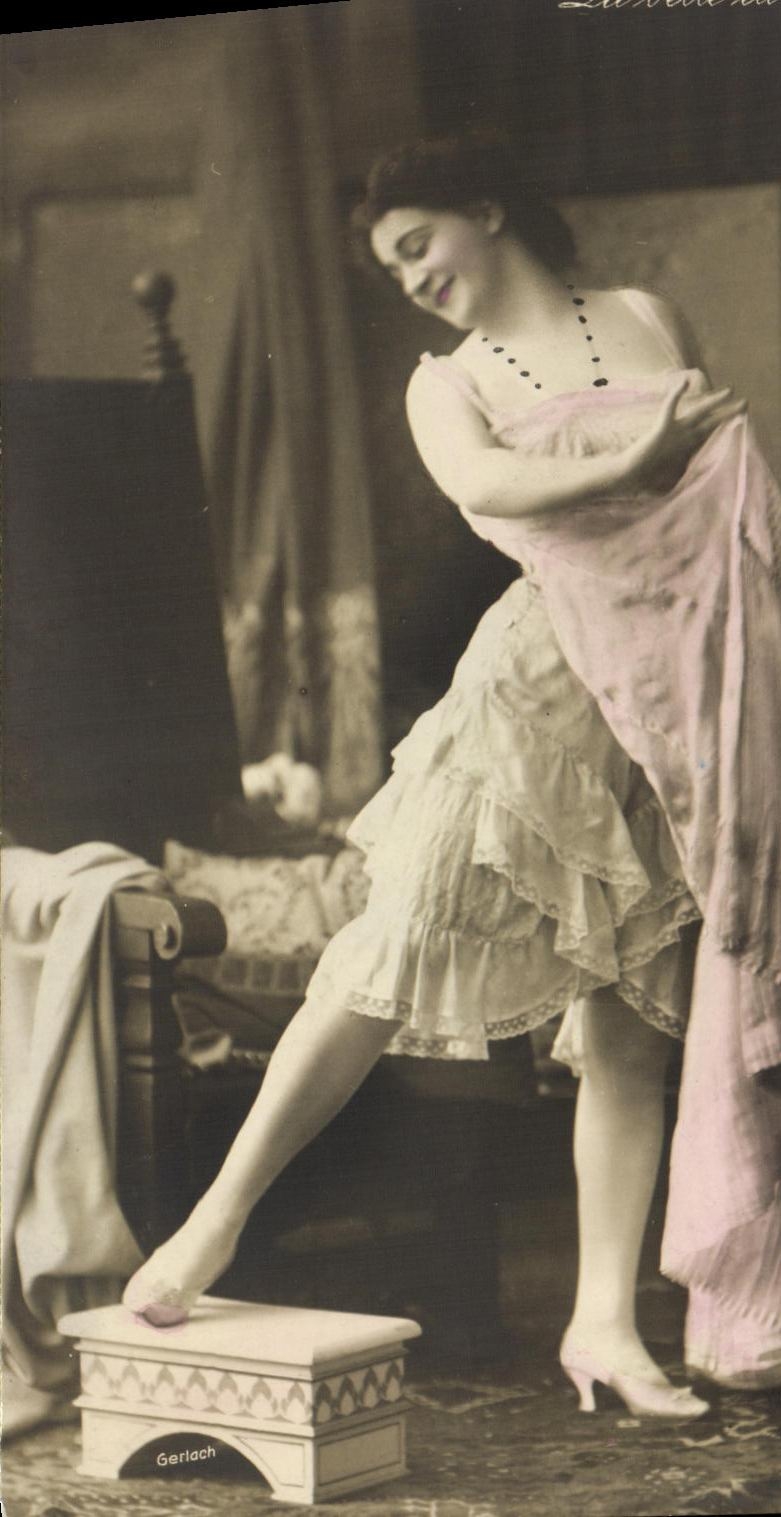 CPA Fantaisie Femme La belle de Miranda