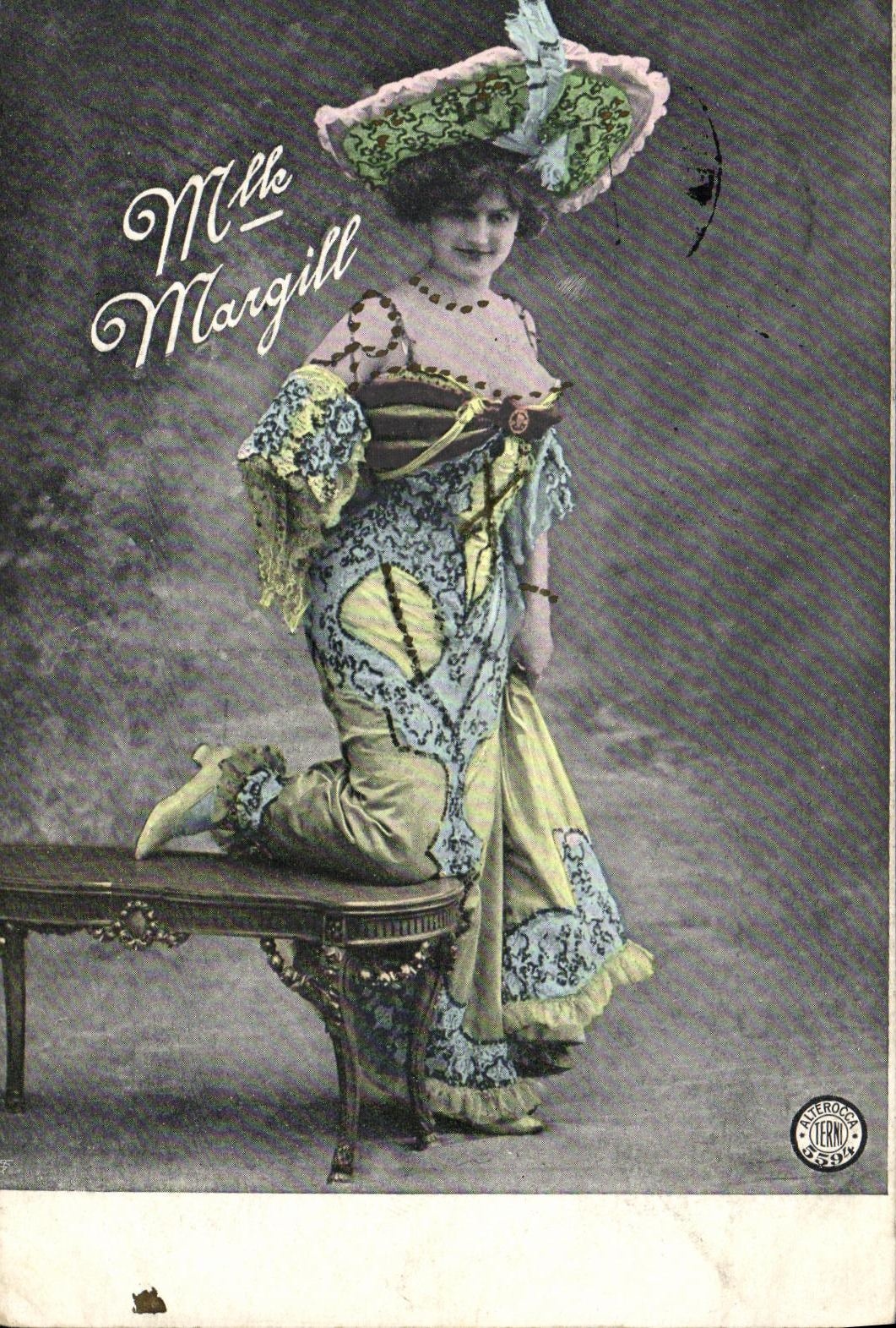 Mlle Margill — Portrait en costume — éditeur ATEROCO TERNO n° 5534