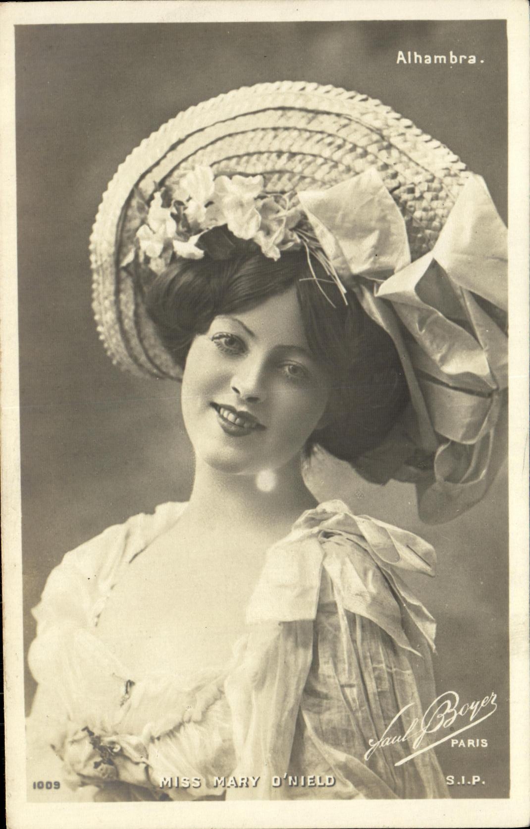Miss Mary O'Nield — portrait en costume d'époque — Alhambra, Paris, S.I.P. n°1009