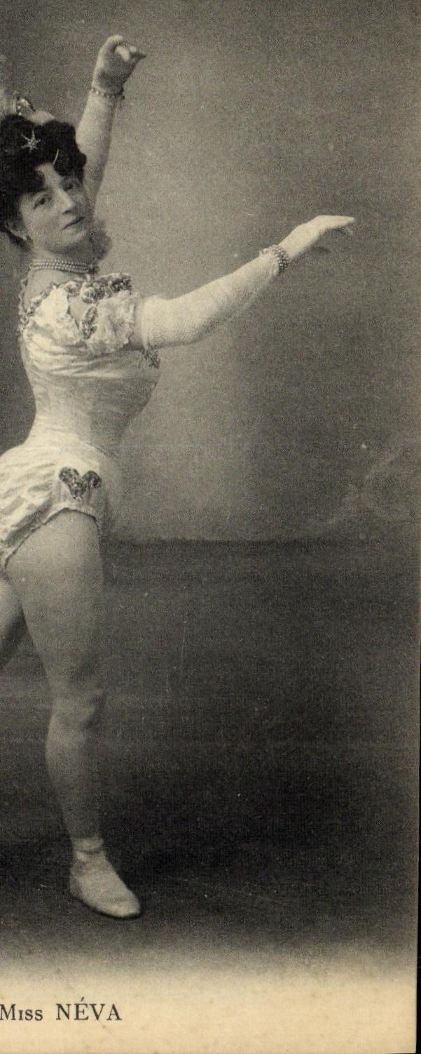 Miss Néva — danseuse — carte postale multilingue
