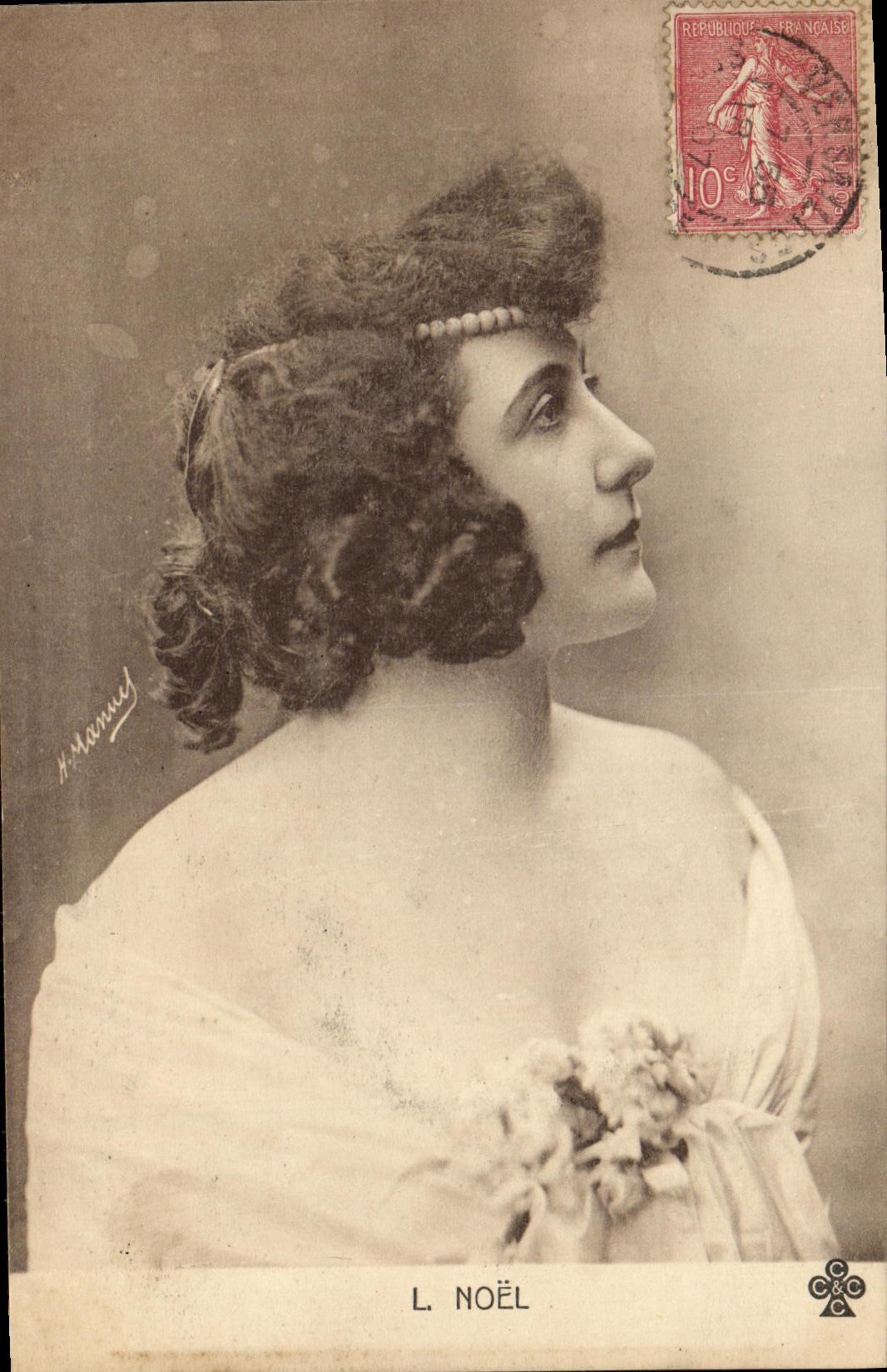 L. NOËL — Portrait de la chanteuse — H. Manuud