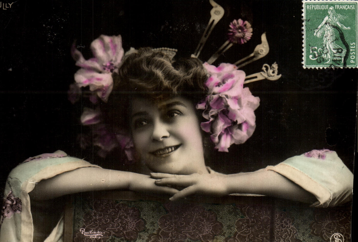 CPA Fantaisie Femme Sully