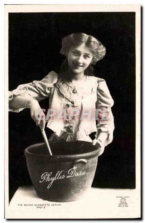 CPA Fantaisie Femme Phyllis Dare