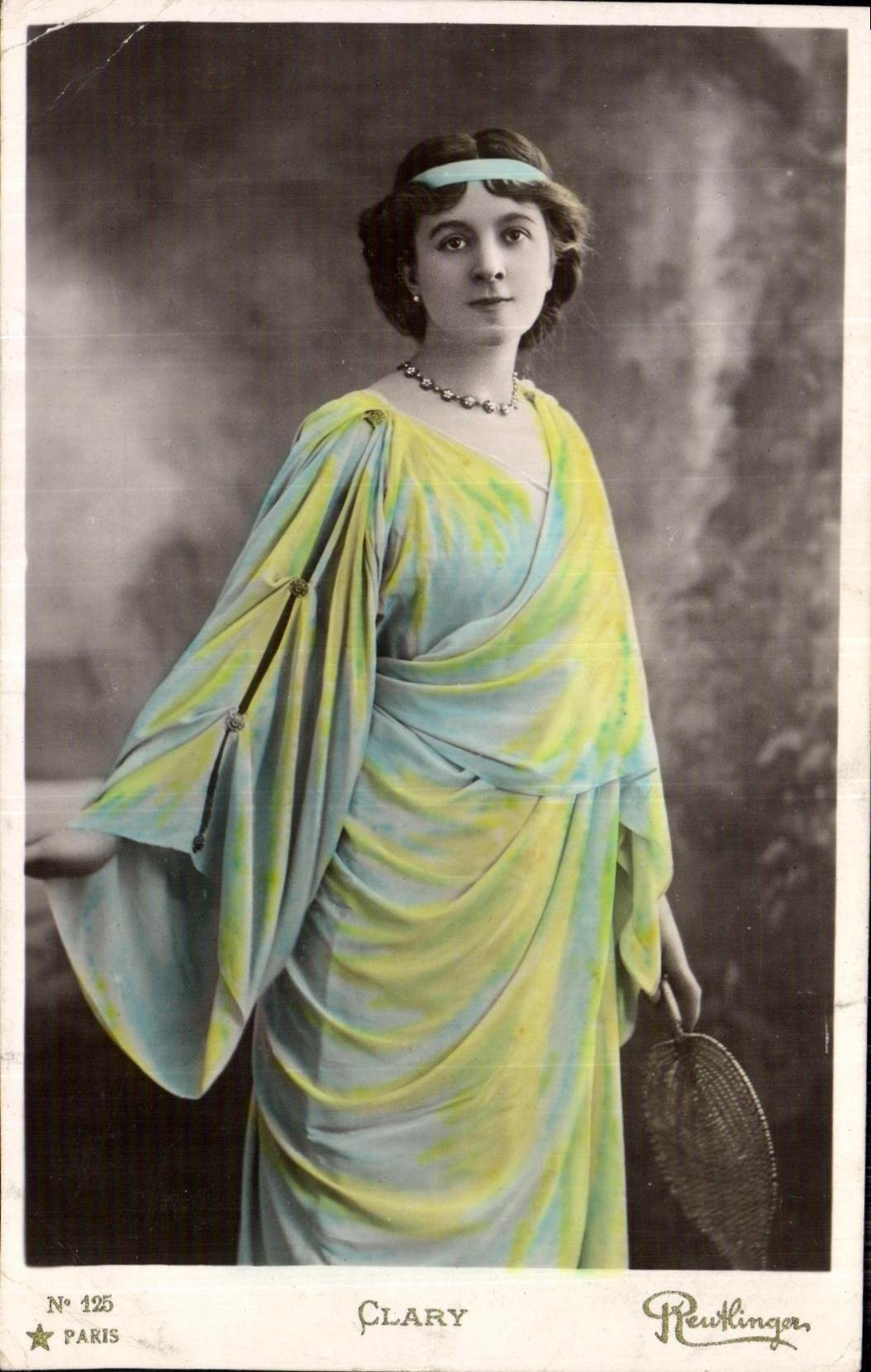 Clary — Portrait en costume antique — Photographe Reutlinger, Paris, n° 125