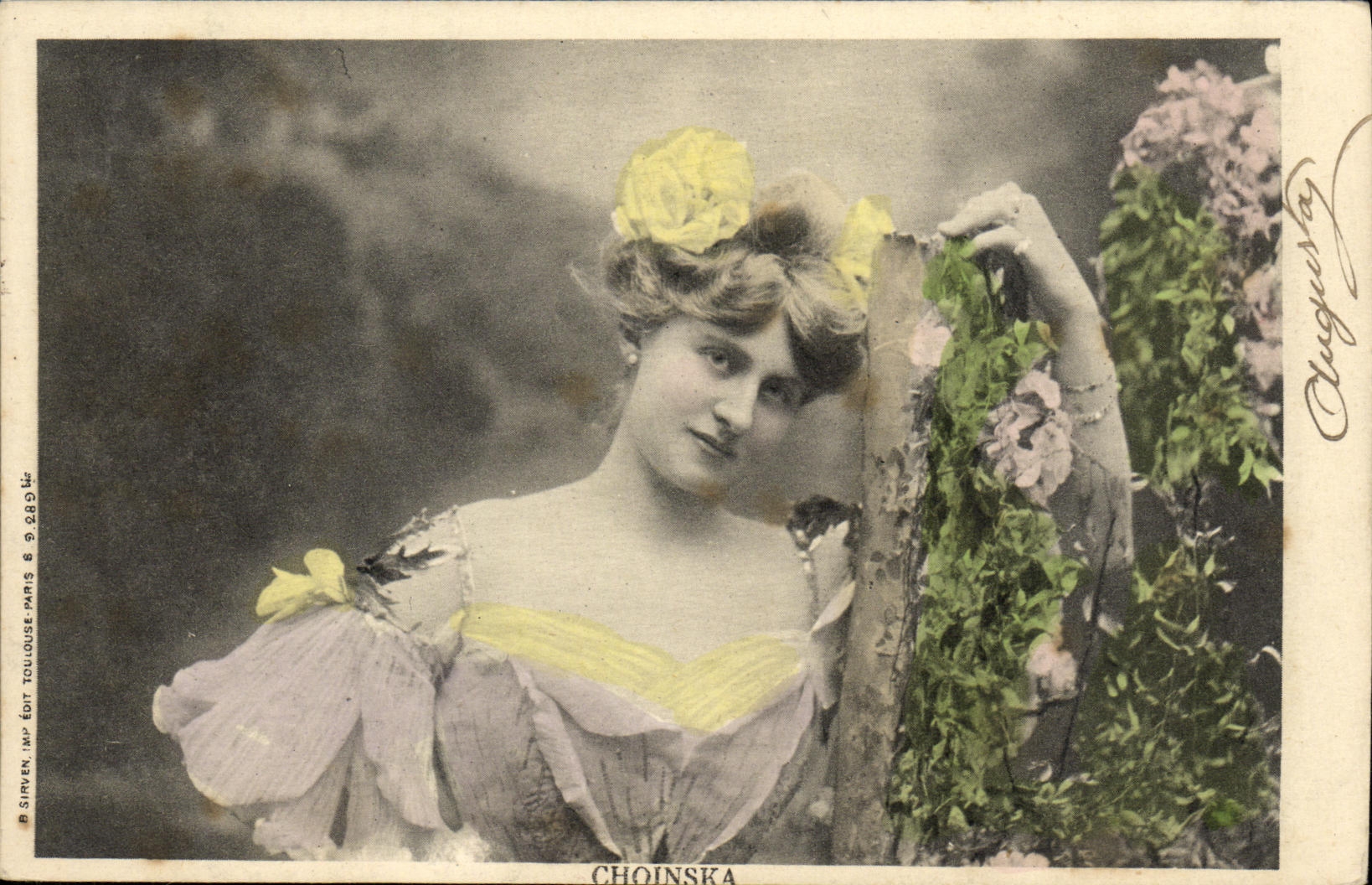 Augusta — Portrait de femme en robe jaune et rose — Sirven, Imp. Toulouse, n° 8.894