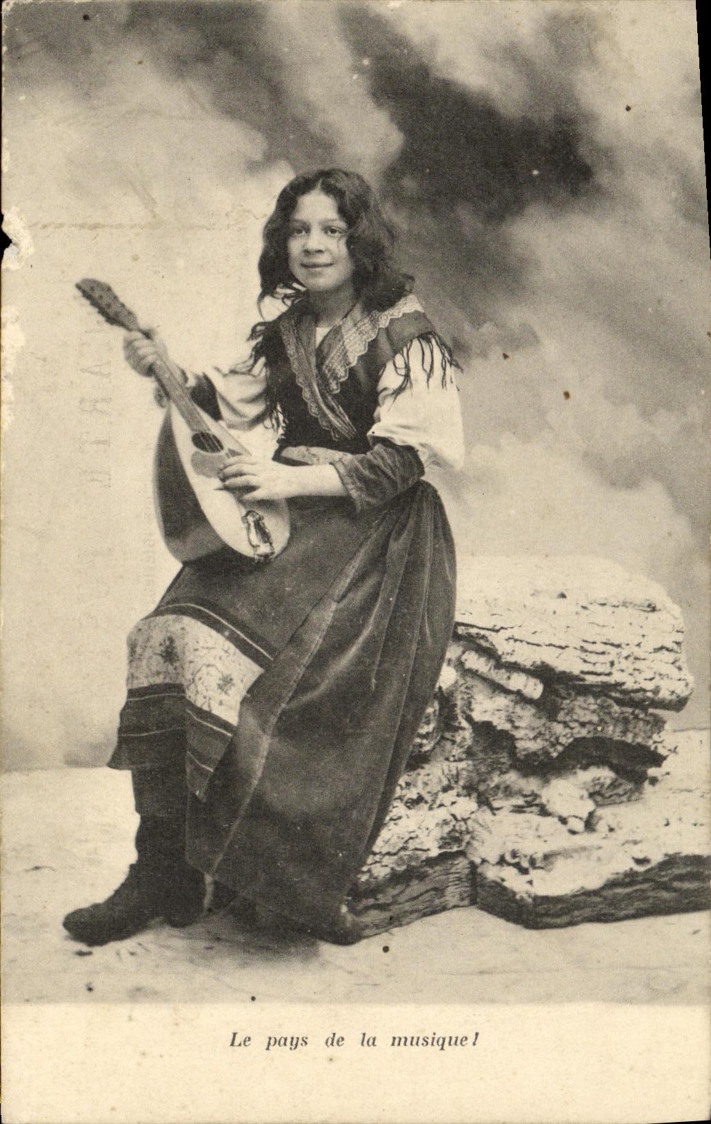 CPA Fantaisie Femme Gitane 