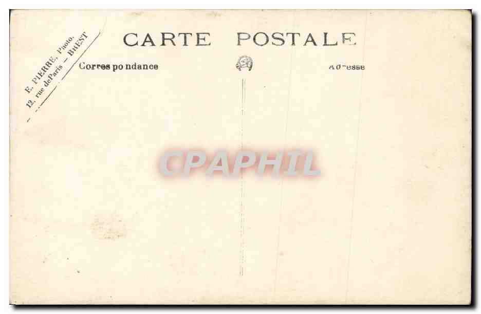 Frau in dunktem Kleid und weißem Kopftuch — Fotostudio — E. Pierre, Brest — Rückseite