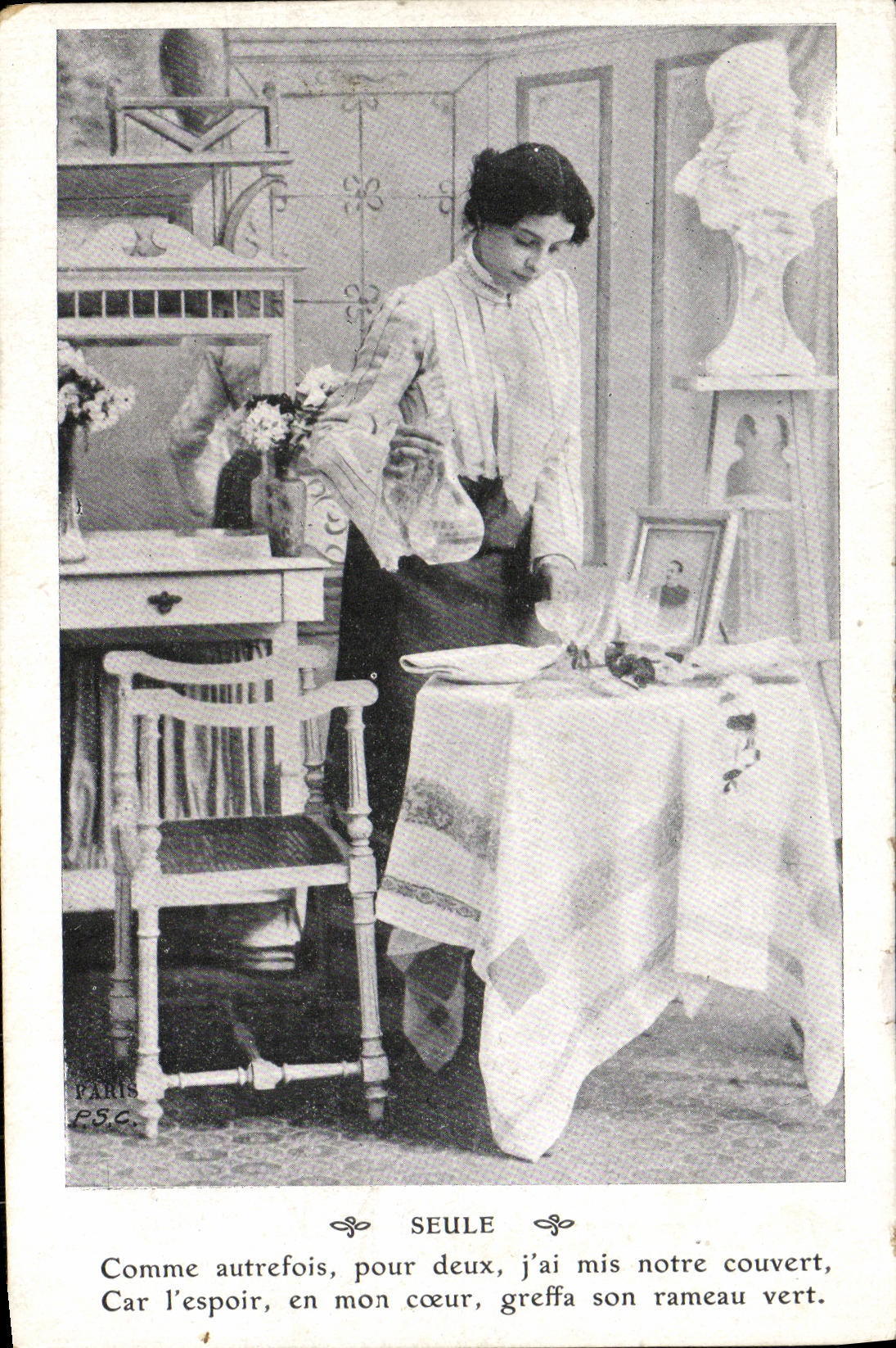 Femme seule dans un intérieur — poème 'SEULE' — P.S.C. (Paris)