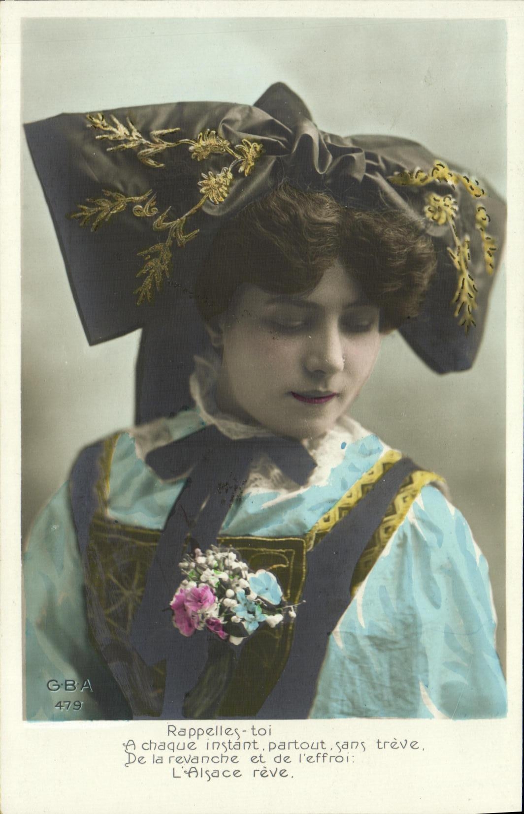 Femme en costume traditionnel — texte poétique — GBA 479