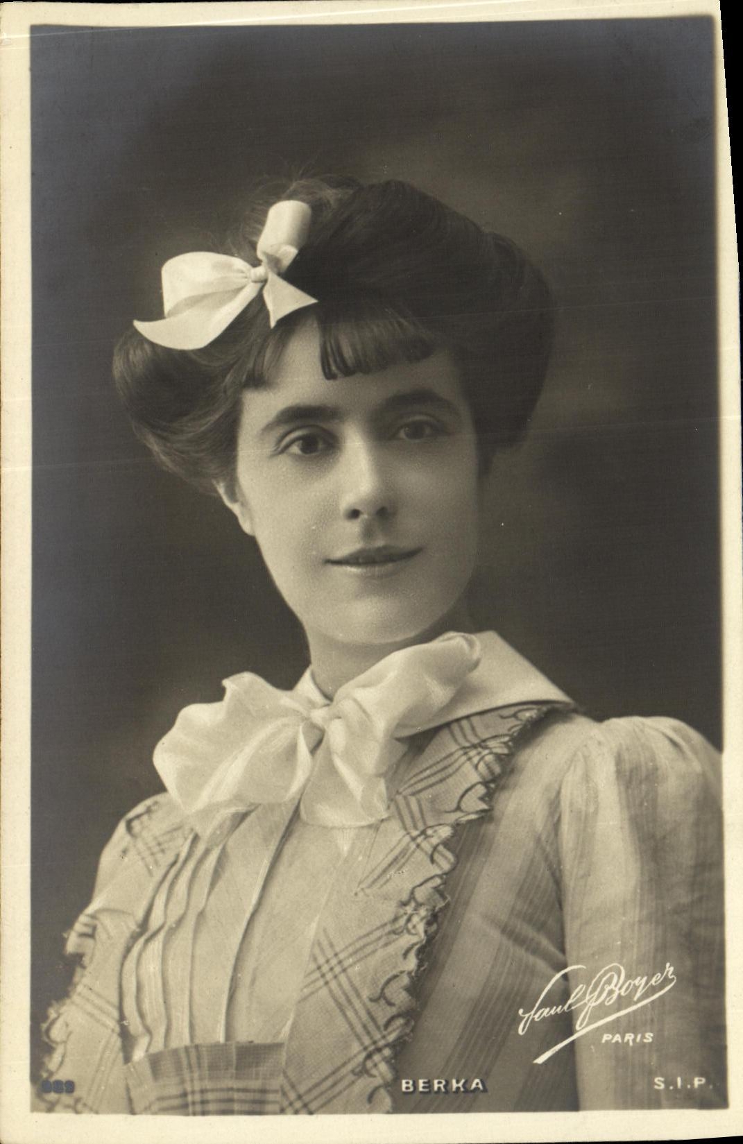 Jeune femme — portrait — Faul Boyer, Paris, S.I.P., n° 889