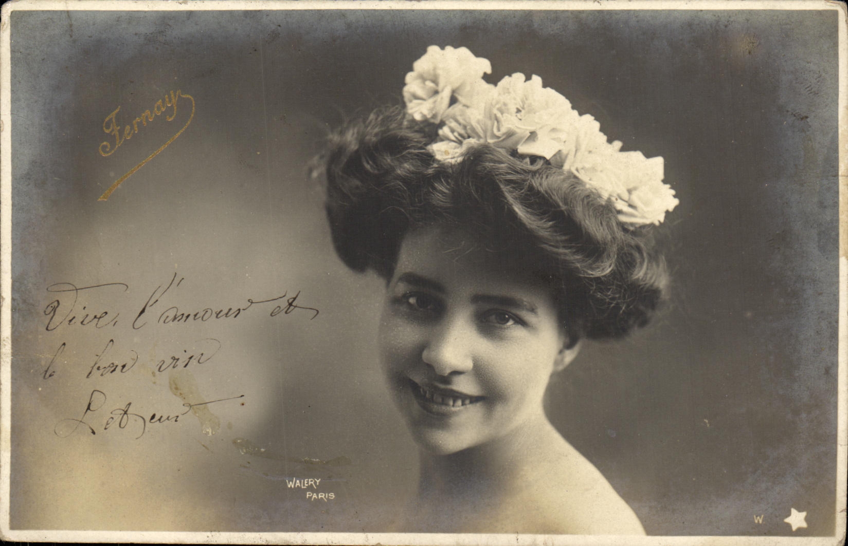 Smiling Young Woman — Crown of Flowers — Walery, Paris