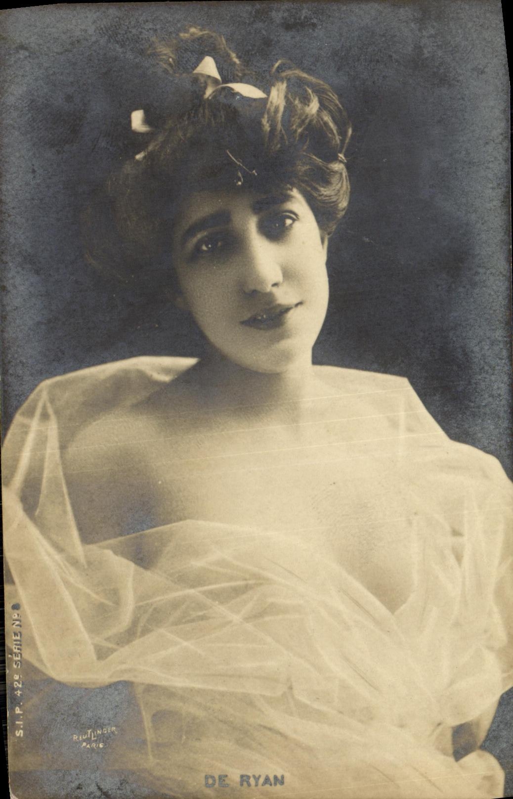 De Ryan — Portrait — S.I.P. Série 426, éditée par Biutinger, Paris