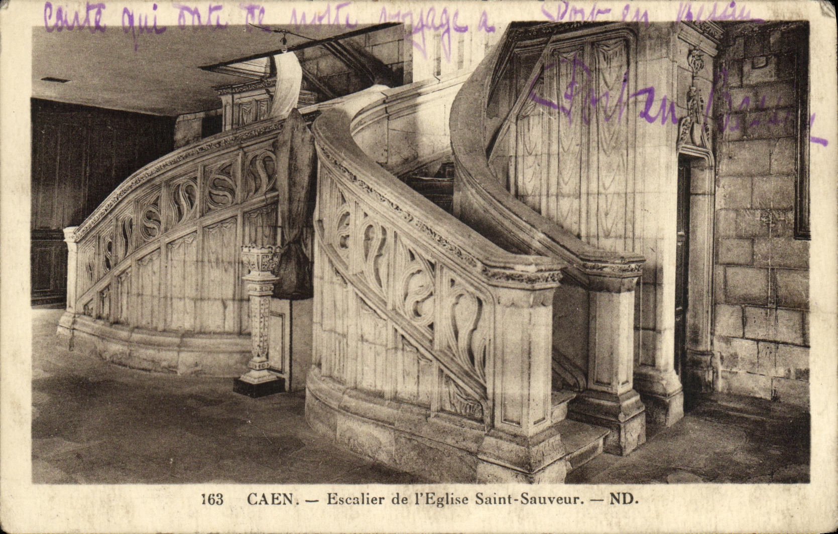CAEN — Escalier de l'Église Saint-Sauveur — ND.