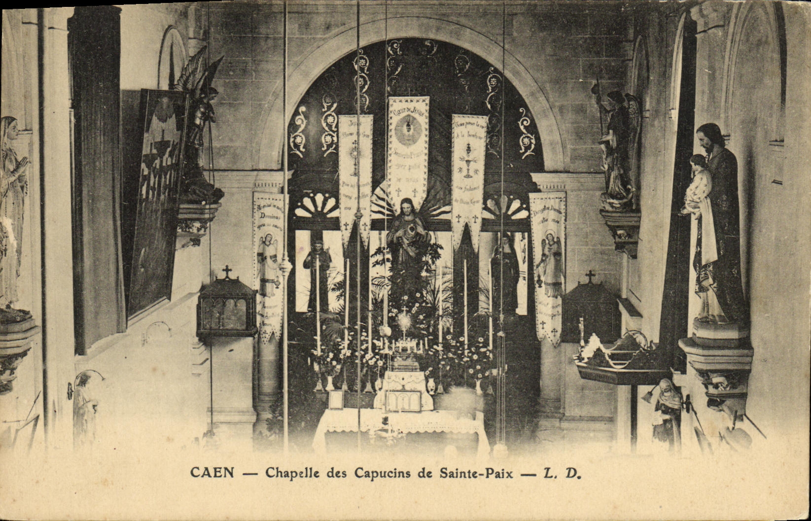 CAEN — Chapelle des Capucins de Sainte-Paix — L. D.