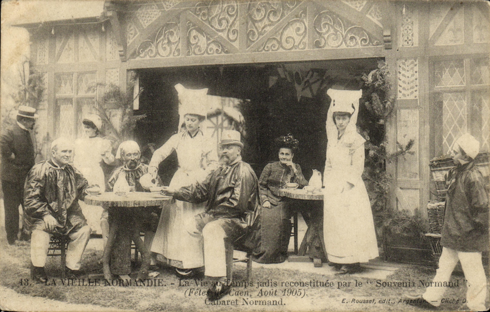 CPA La vieille Normandie La vie au temps jadis reconstituee par le souvenir normand Fetes de Caen 1905 Folklore