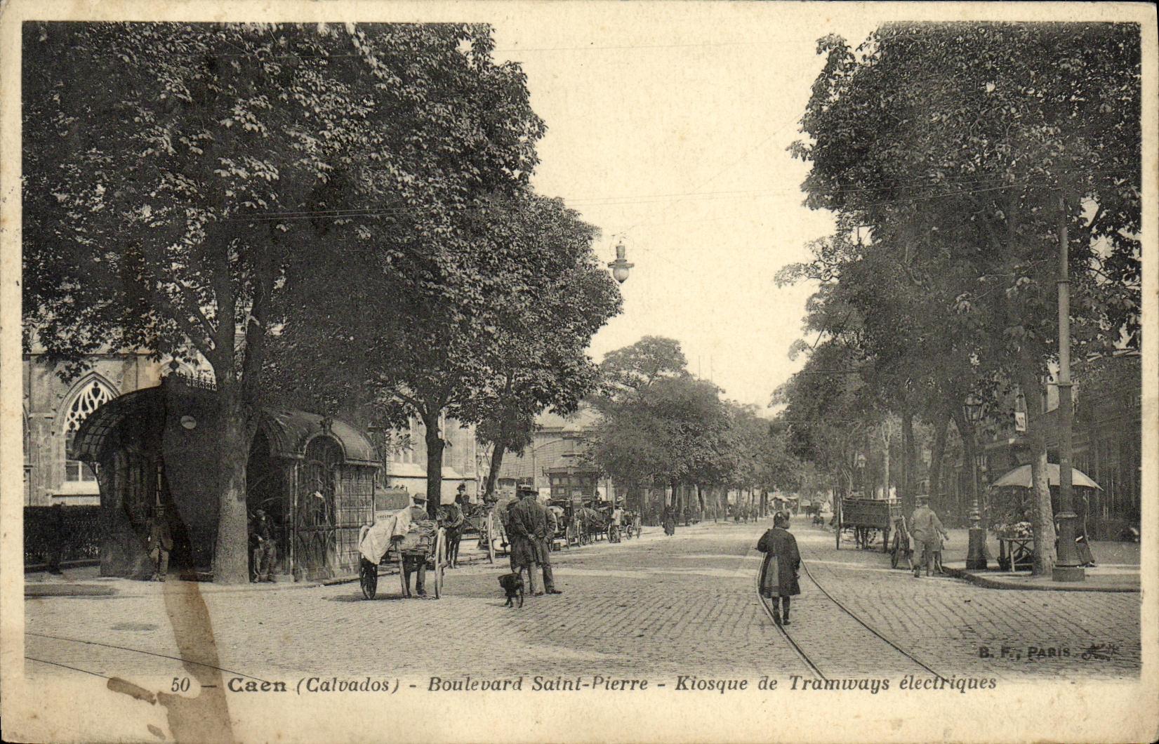 CPA Caen Boulevard Saint PIerre Kiosque de Tramways electriques