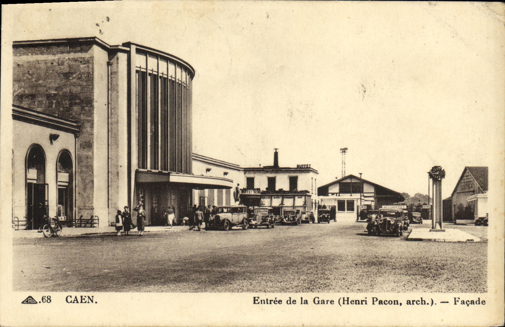 CPA Caen Entree de la Gare Facade