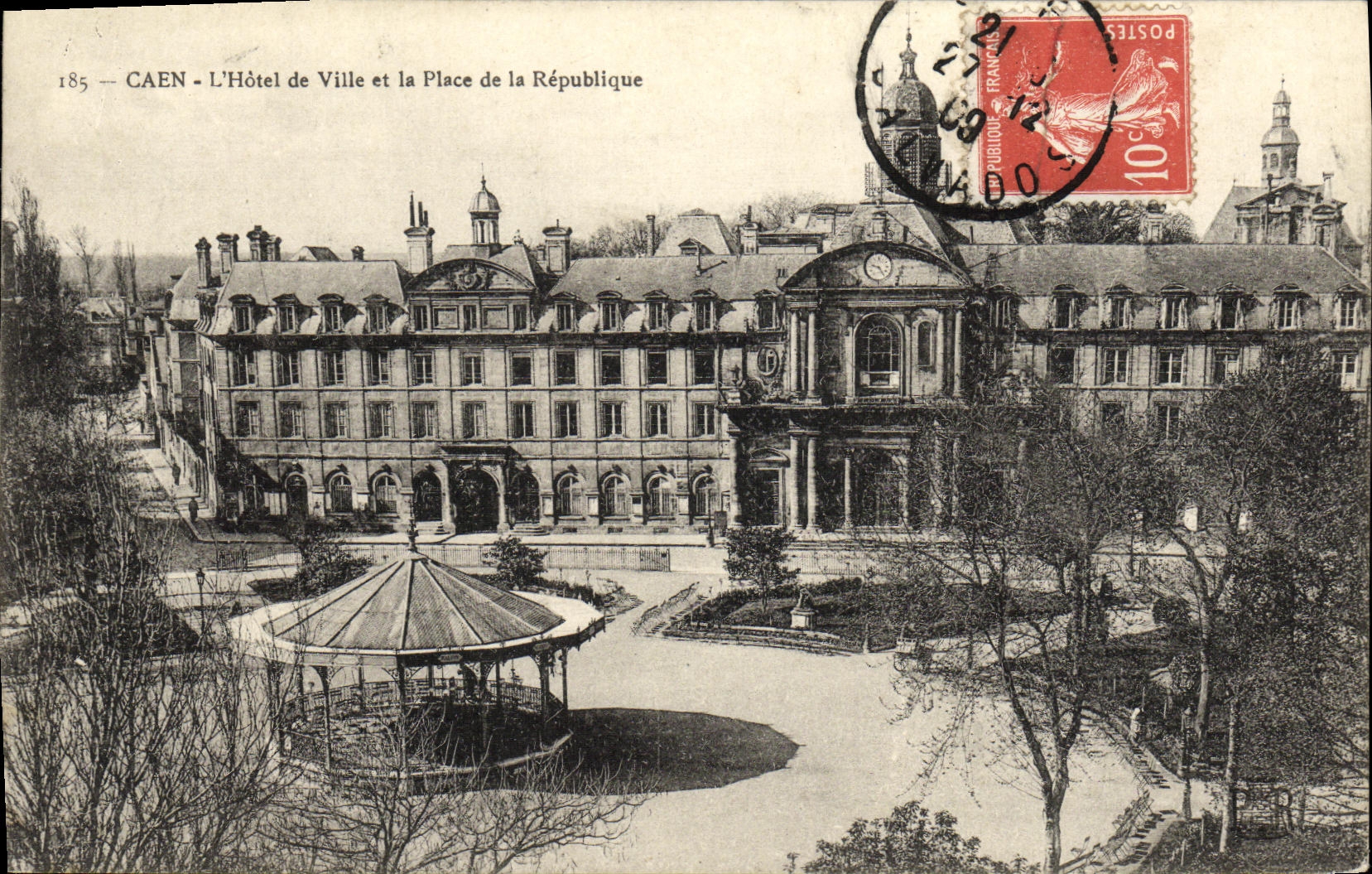 CPA Caen L Hotel de Ville et la Place de la Republique