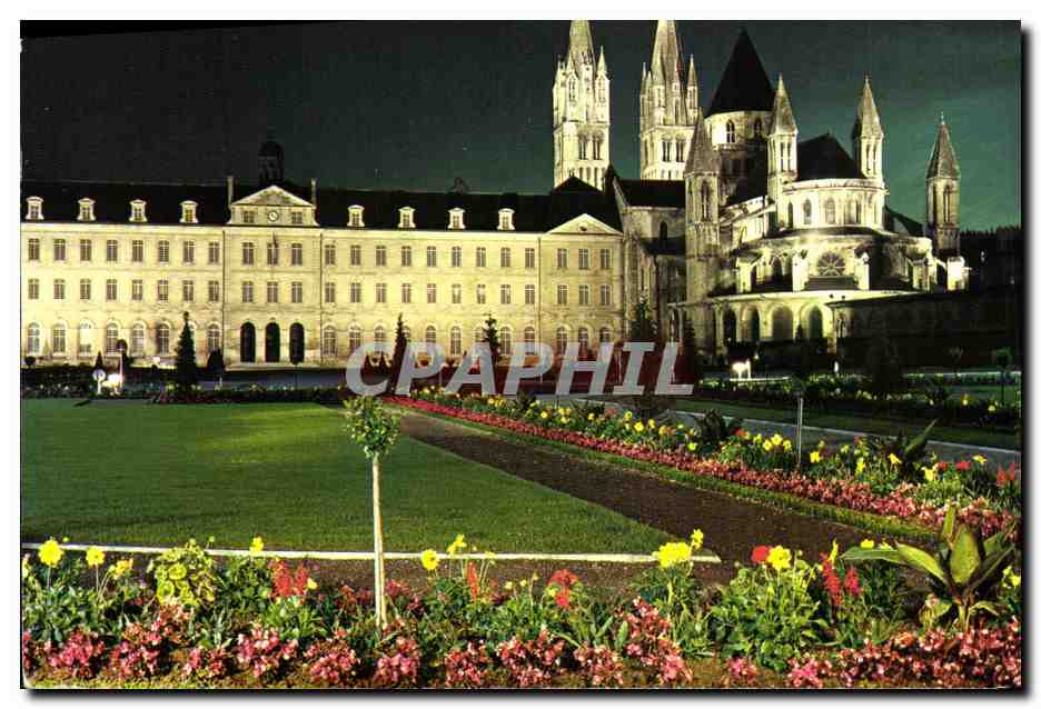 CPM Caen L Hotel de Ville et l Abbaye aux Hommes