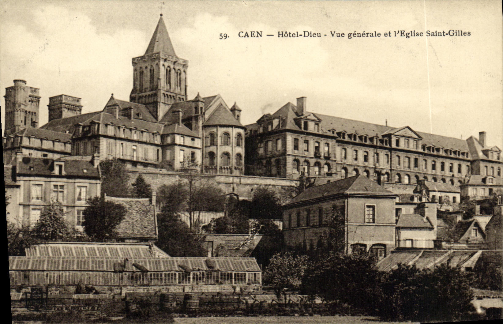 CPA Caen Hotel Dieu Vue Generale et l Eglise Saint Gilles