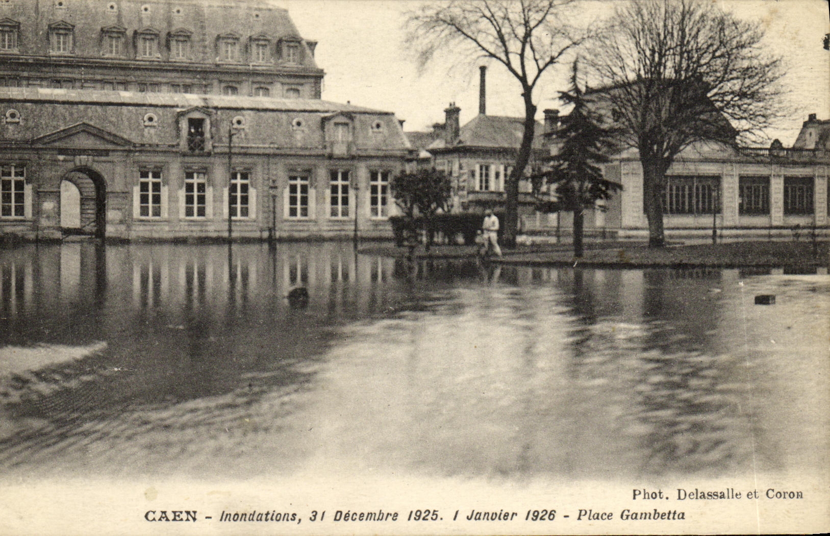 CPA Caen Inonde 31 decembre 1925 1 Janvier 1926 Place Gambetta