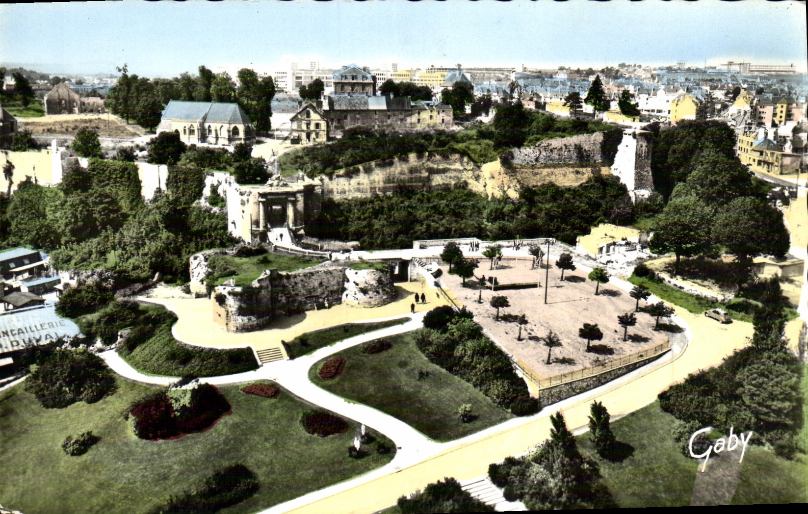 CPSM Caen Les Jardins et le Chateau Quincaillerie Duval