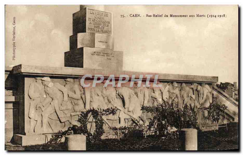 CPA Caen Le Monumeant aux Morts Militaria