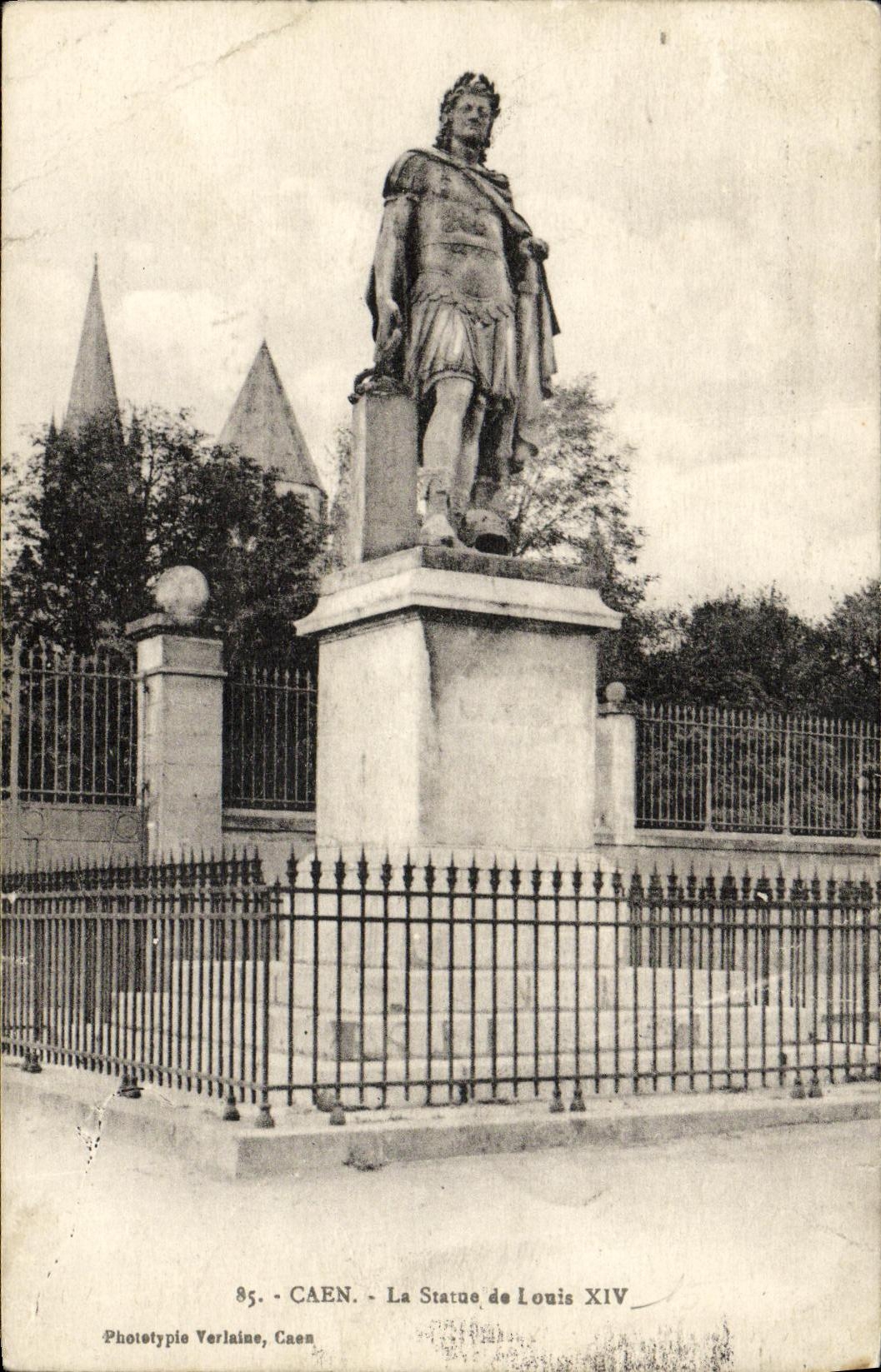 CPA Caen La Statue de Louis XIV