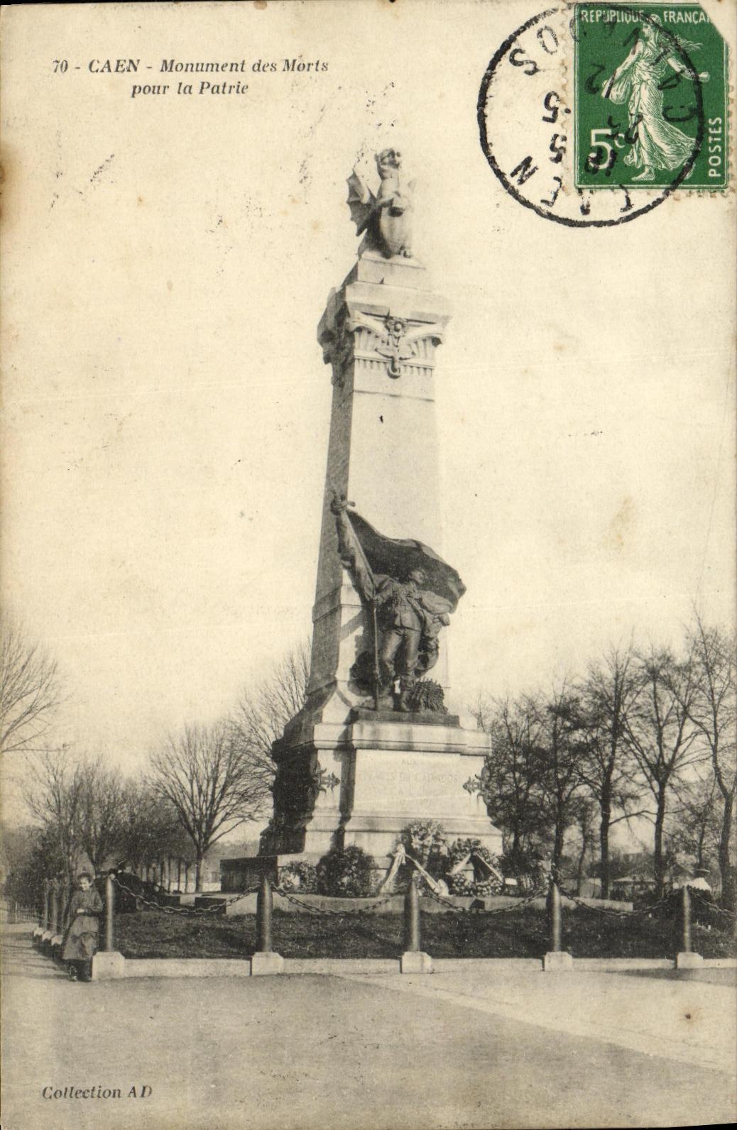 CPA Caen Monument des Morts Pour la Patrie