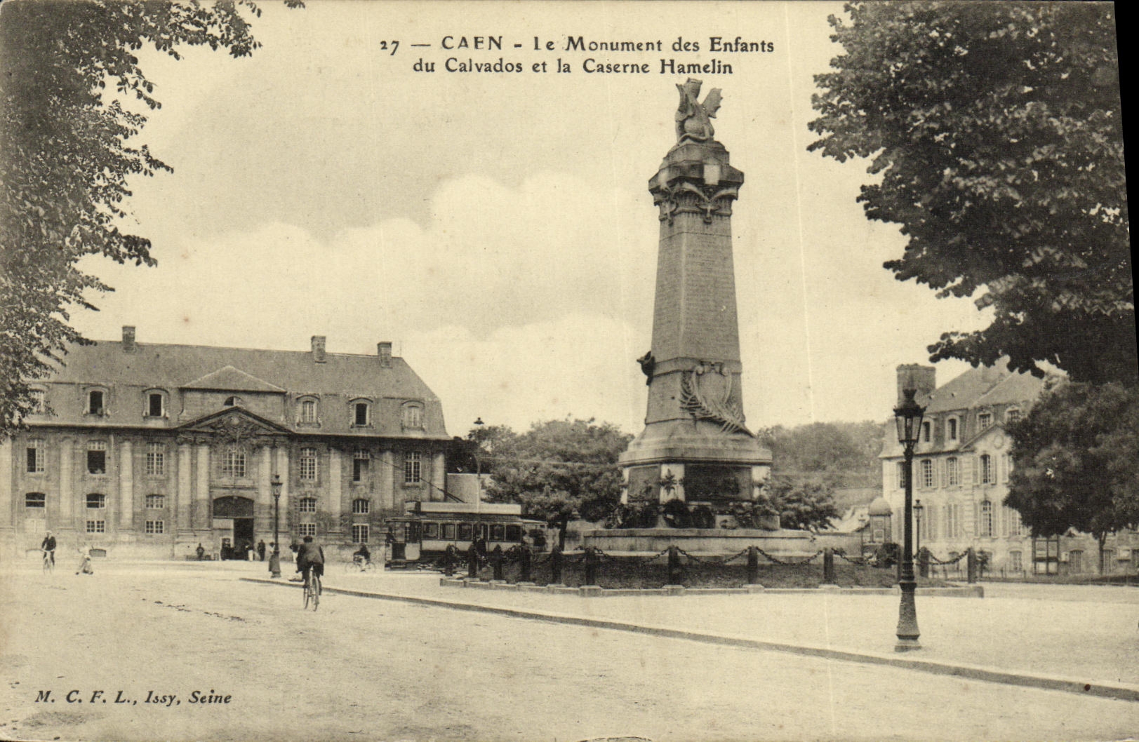 Caen — le Monument des Enfants du Calvados et la Caserne Hamelin — M. C. F. L., Issy, Seine