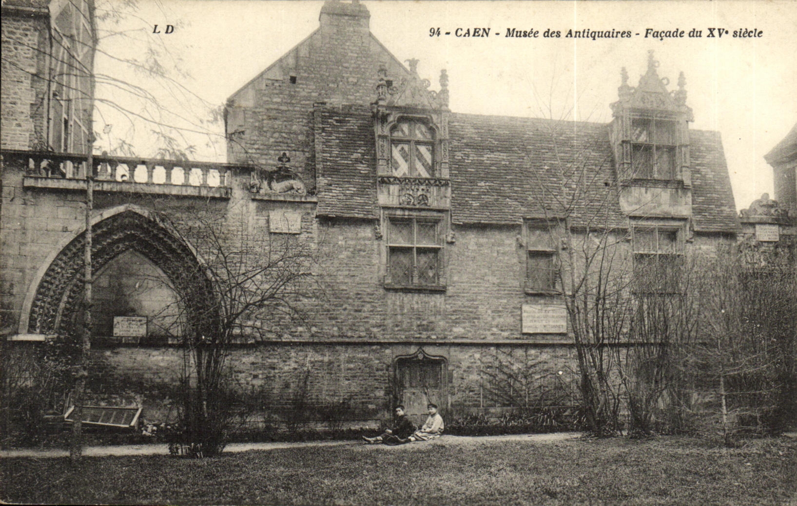 CPA Caen Musee des Antiquaires Facade du 15eme