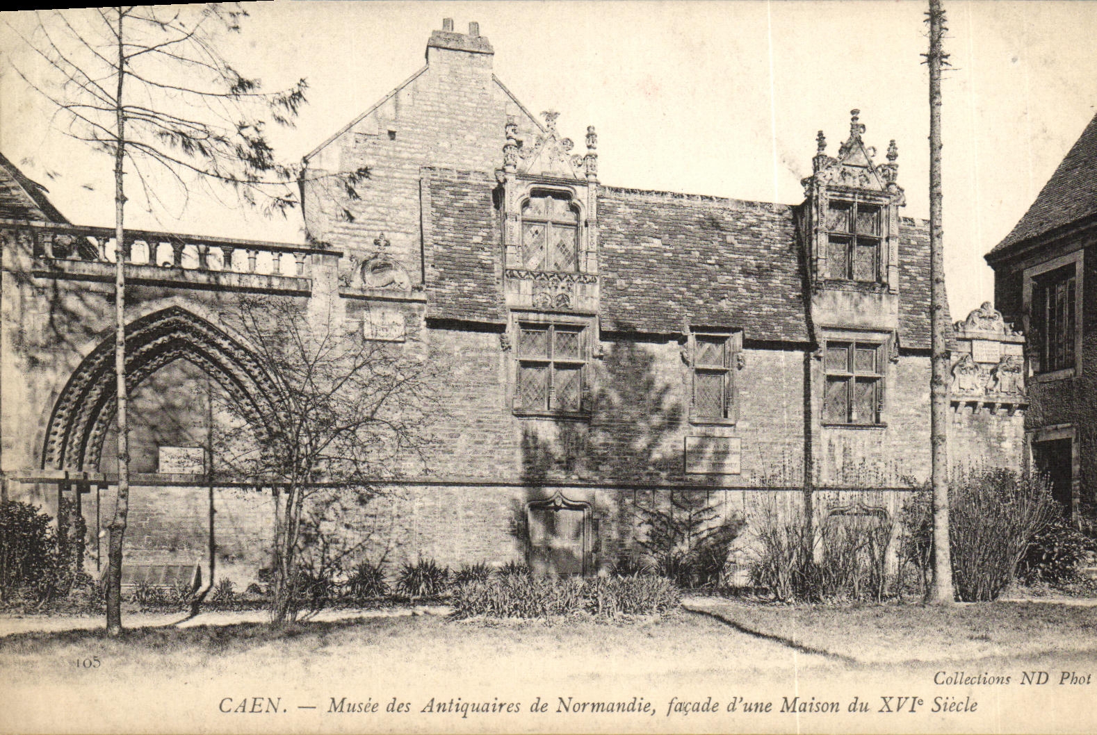 CPA Caen Musee des Antiquaires de Normandie Facade d Une Maison du 15eme