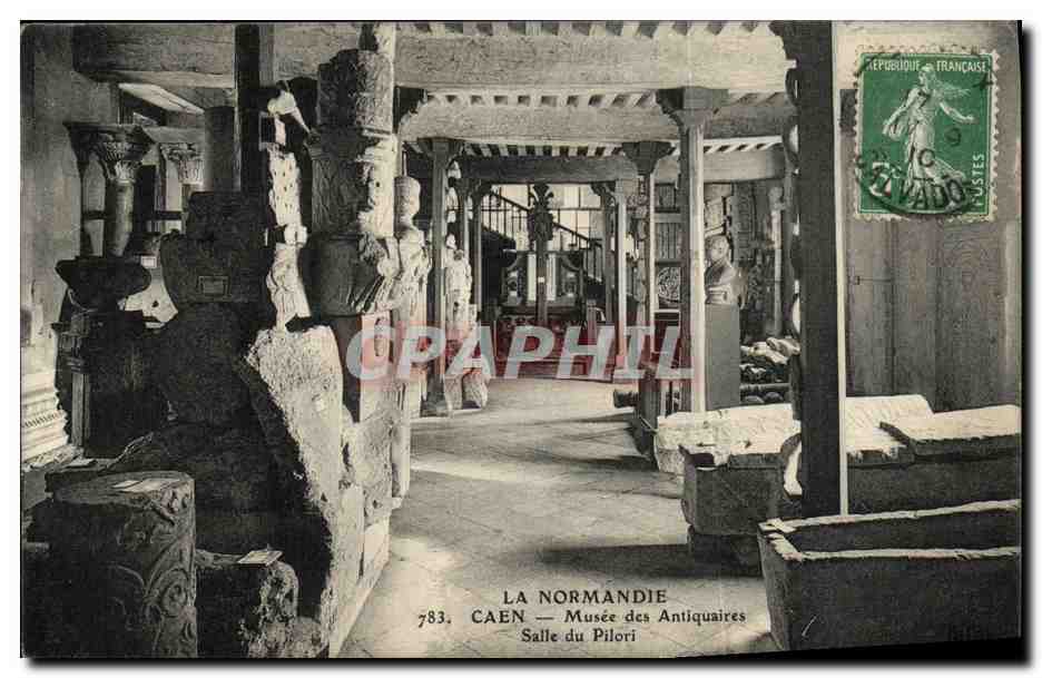 CPA Caen Musee des Antiquaires Salle du Pilori