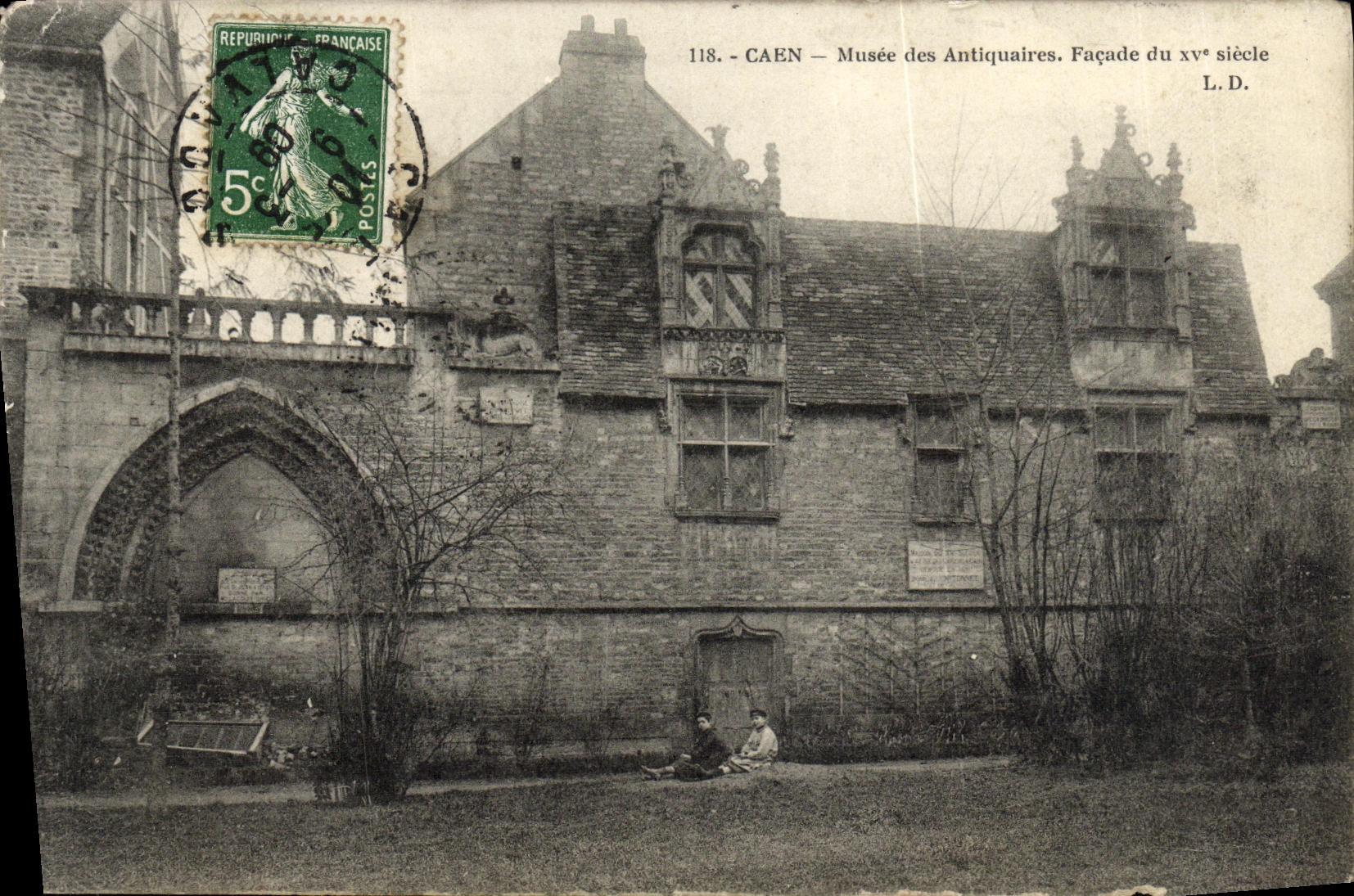 CPA Caen Musee des Antiquaires Facade du 15eme