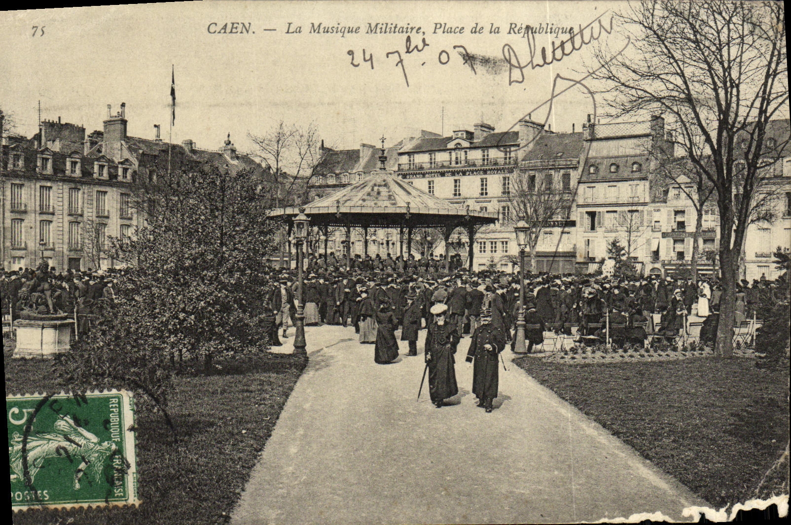 CPA Caen Musique Militaiire Place de la Republique