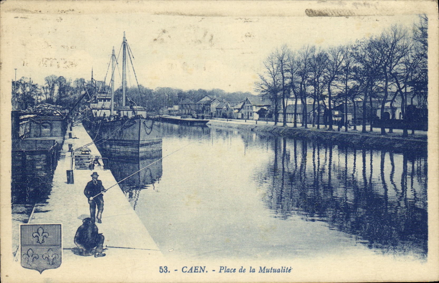 CPA Caen La Place de la Mutualite Bateau Pecheur 