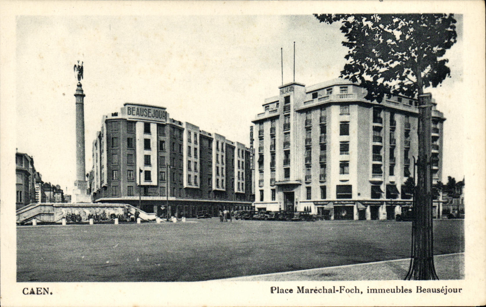 CPA Caen Place Marechal Foch Immeubles Beausejour