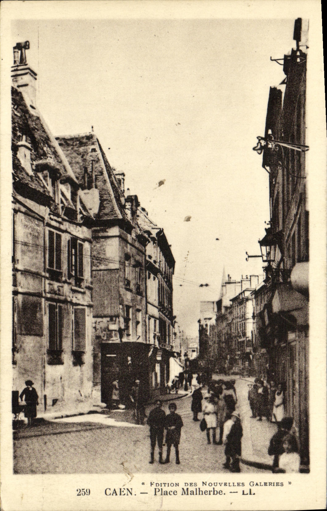 CPA Caen Place Malherbe