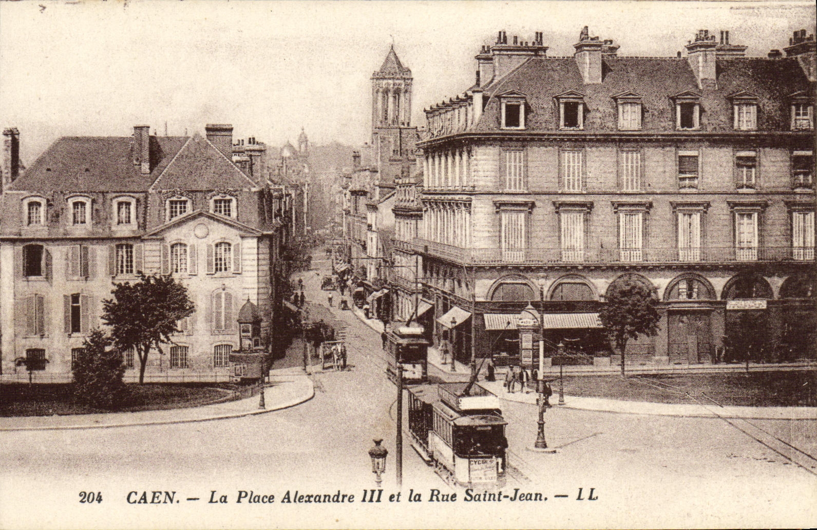 CPA Caen Place Alexandre III et la Rue Saint Jean Tramway